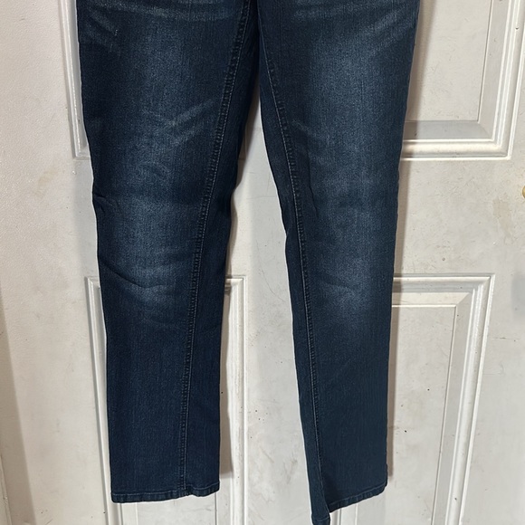 Bella Vida Maternity - Picture 5 of 13